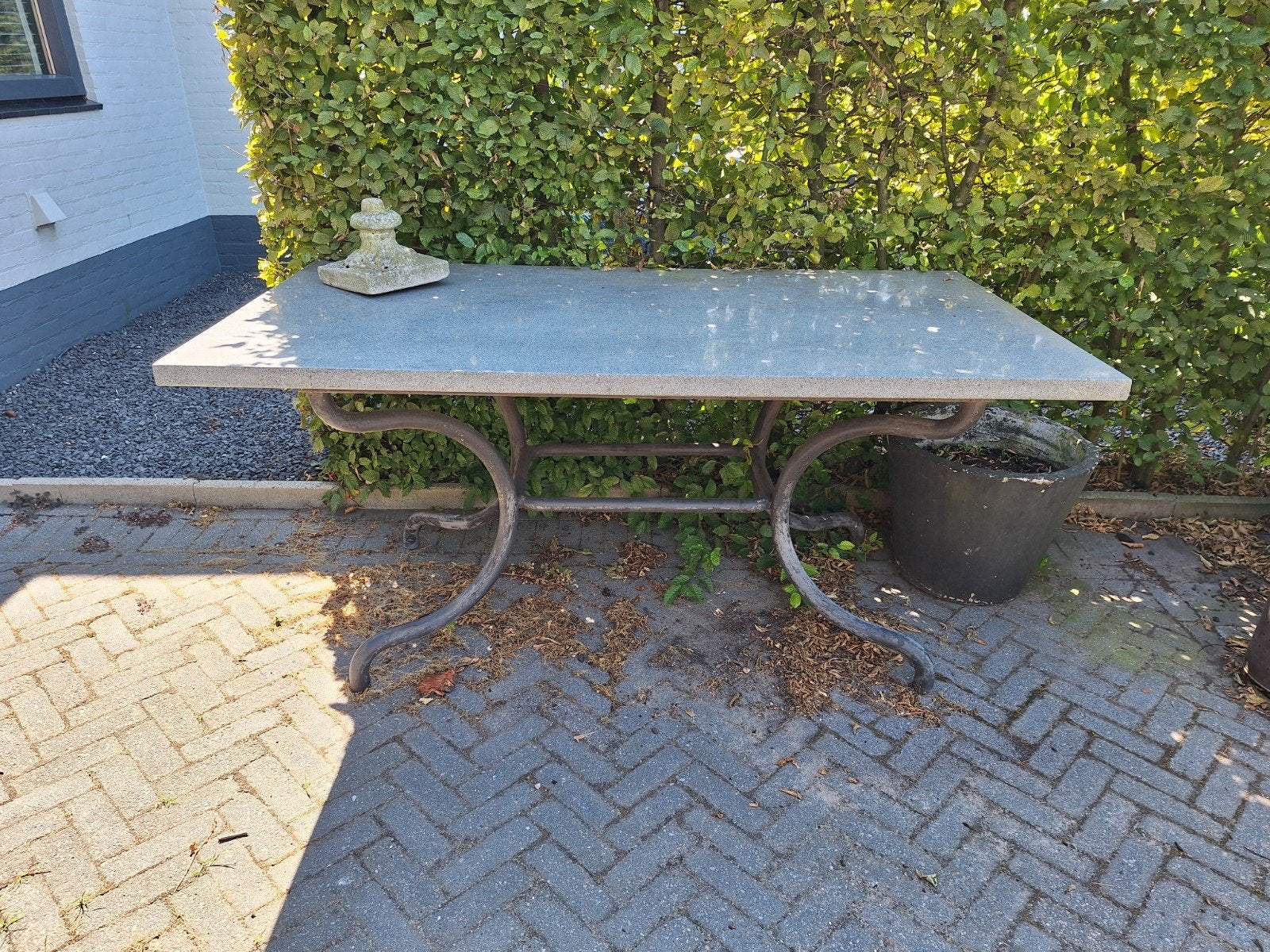 Robuuste tuintafel met stenen blad en metalen onderstel, Tuin en Terras, Tuintafels, Ophalen, Gebruikt, Rechthoekig, Metaal
