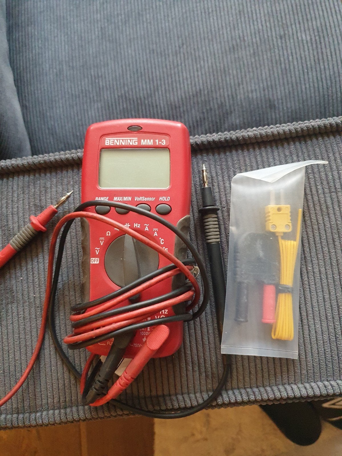 Benning MM 1-3 Multimeter met accessoires en tas, Doe-het-zelf en Verbouw, Meetapparatuur, Ophalen of Verzenden