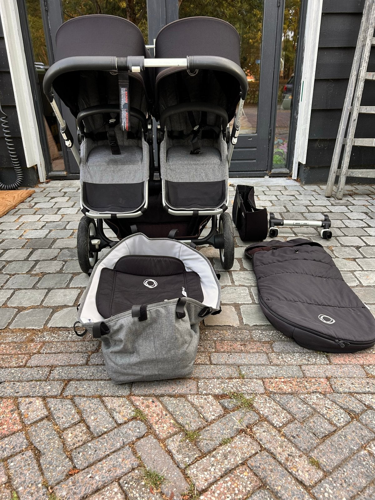 Bugaboo Donkey 2 Duo Kinderwagen Zwart Grijs - Zeer Goede St, Ophalen, Zo goed als nieuw, Combiwagen, Duowagen