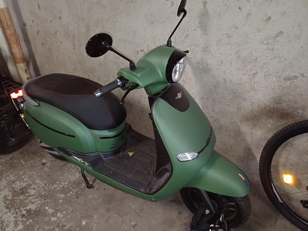Elektrische scooter blauw kenteken 2 slechte accu's, Ophalen, Gebruikt, Elektrisch, Overige merken