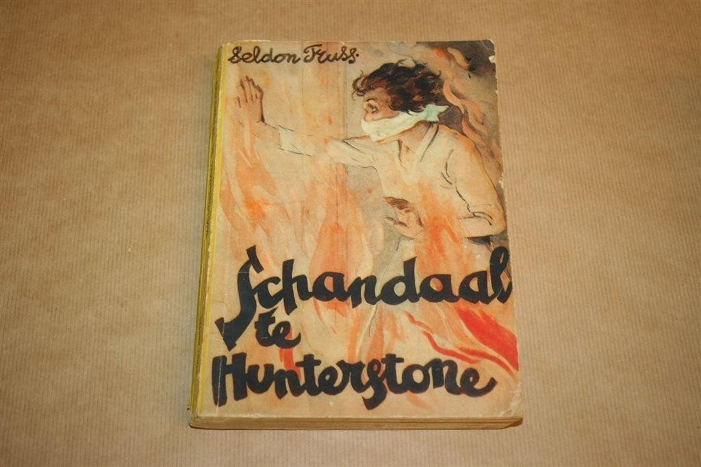 Schandaal te Hunterstone — Vintage Misdaadroman 1932, Ophalen of Verzenden, Gelezen
