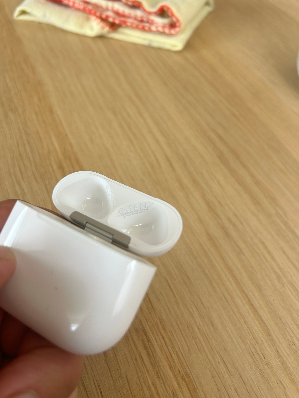 Apple AirPods Oplaadcase (Model 3059), Ophalen of Verzenden, Gebruikt