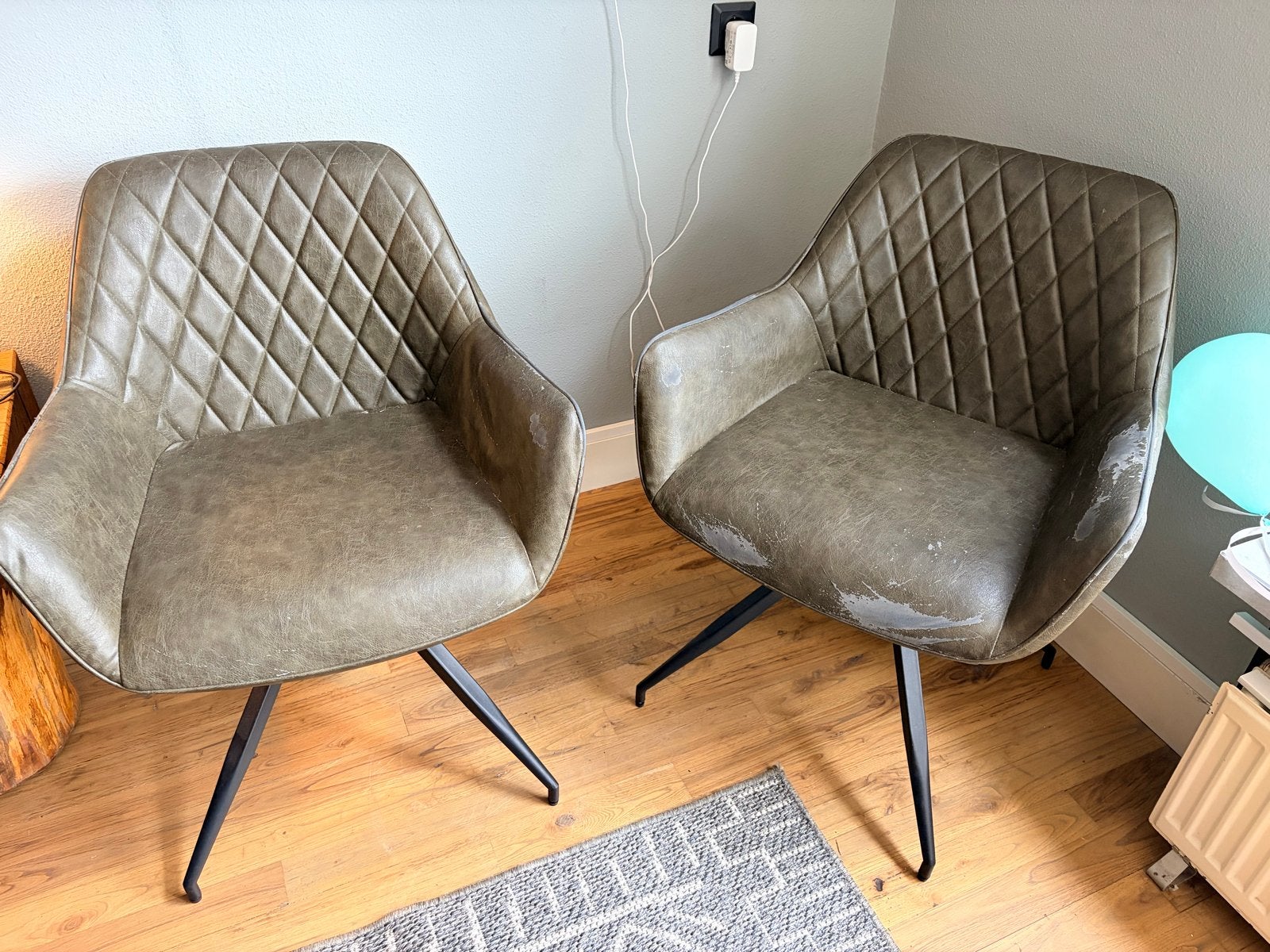 Gratis 4 eetkamerstoelen - kuipjes versleten, onderstellen g, Huis en Inrichting, Ophalen, Gebruikt, Overige kleuren, Vier