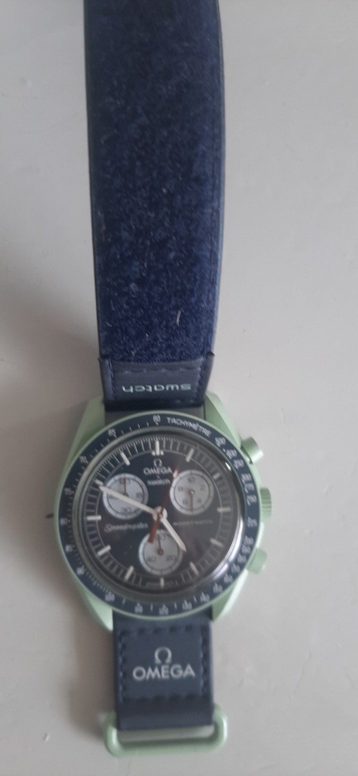 Omega Swatch Moonswatch Mission on Earth, Kunststof, Polshorloge, Ophalen of Verzenden, Zo goed als nieuw