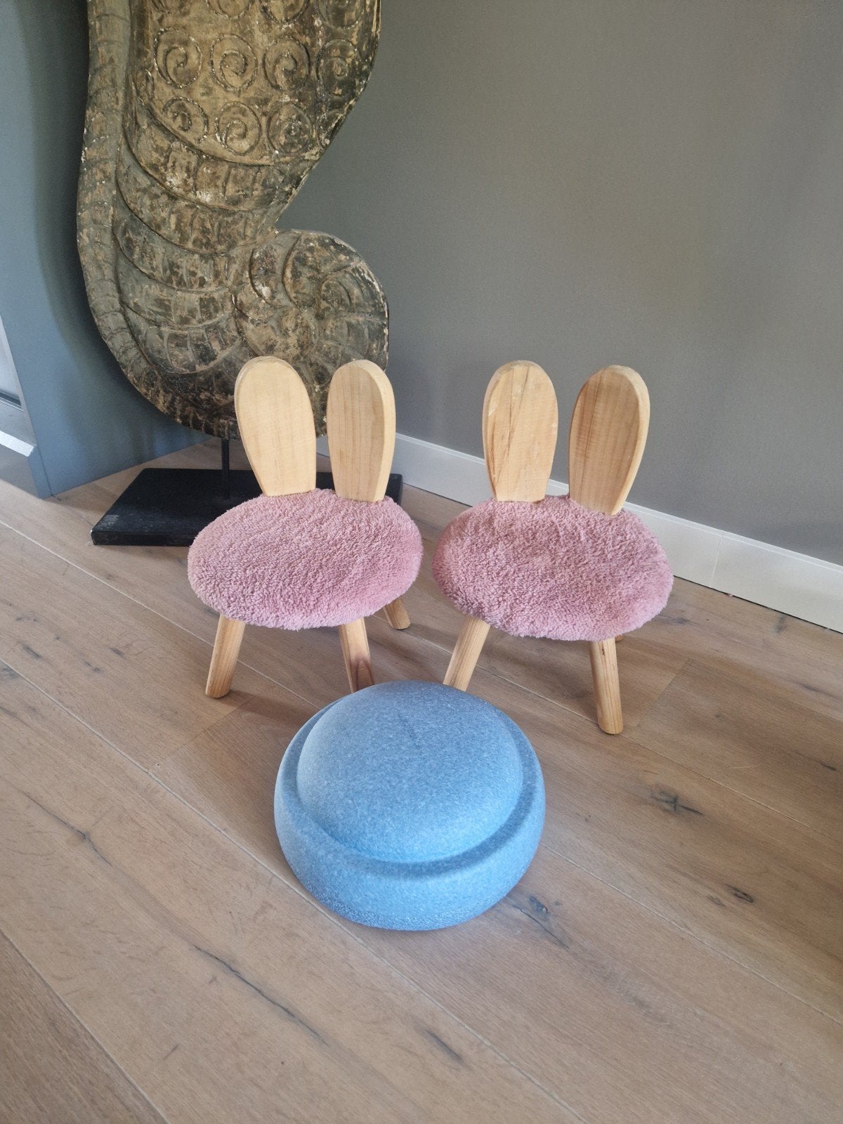 Roze bouclé kinderstoeltjes, zithoogte 18 cm, Ophalen, Gebruikt, Stoel(en)