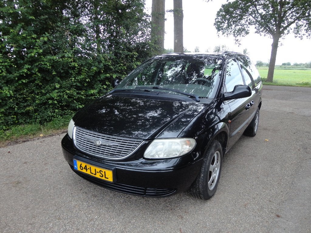 Chrysler Voyager 2.4 I 2003 Zwart, Auto's, Chrysler, Voorwielaandrijving, 4 cilinders, 7 stoelen, Zwart
