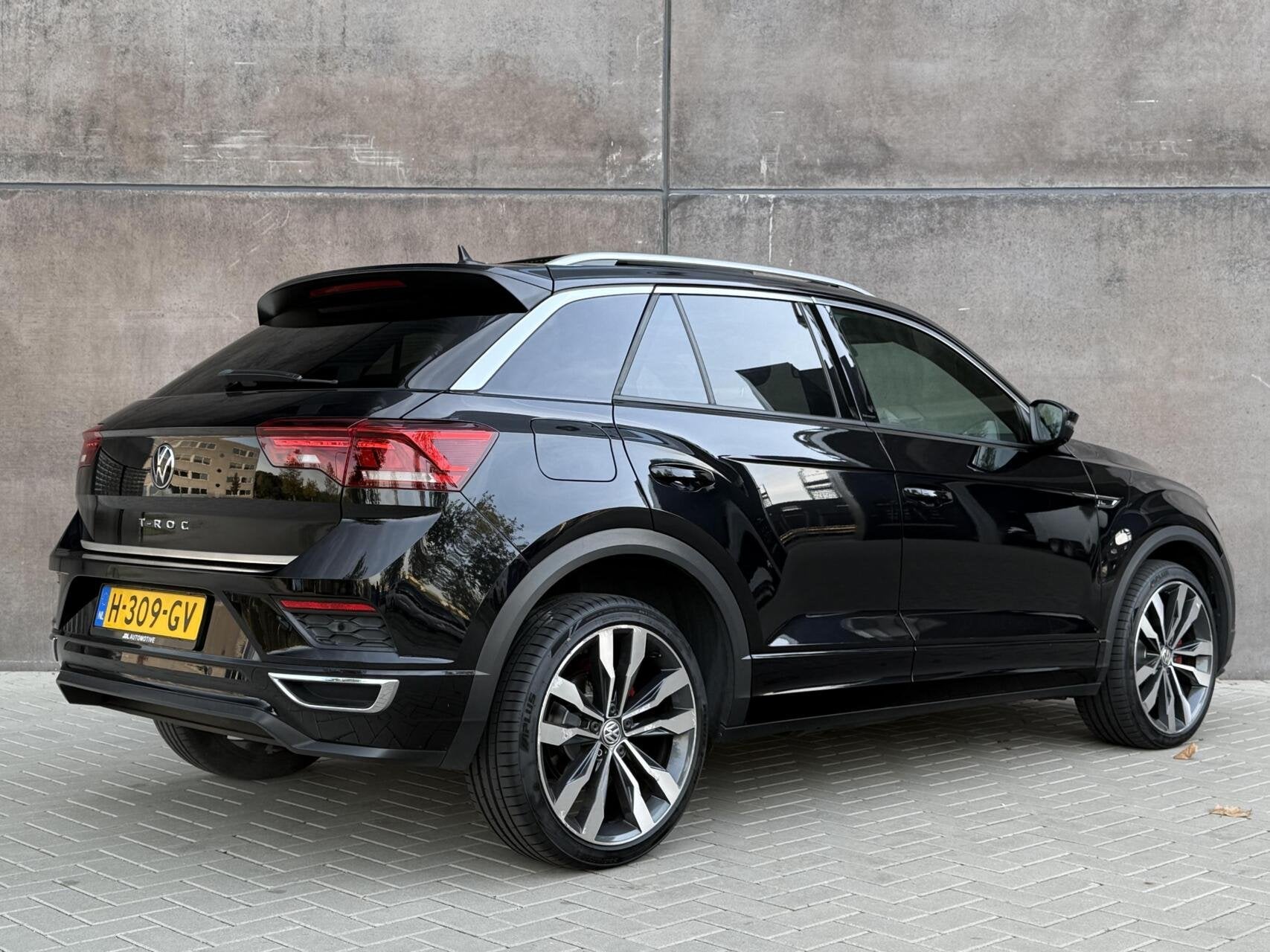 Volkswagen T-Roc 1.5 TSI Sport Business R-Line | Panorama da, Auto's, Stof, 4 cilinders, Zwart, Origineel Nederlands