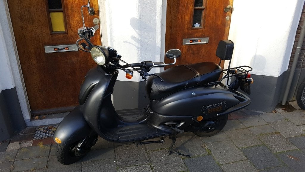 AGM Retro matzwart brom 950 bij; Scooterforyou, Fietsen en Brommers, Snorfietsen en Snorscooters, Gebruikt, Benzine, Ophalen, Overige merken