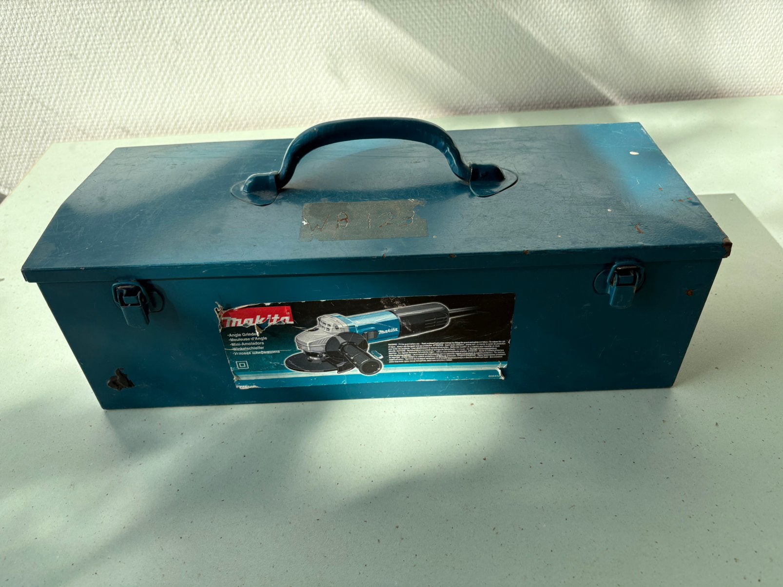 Makita slijpmachine 9558hnr in stalen koffer, Ophalen of Verzenden, Gebruikt, Minder dan 700 watt, Haakse handslijpmachine