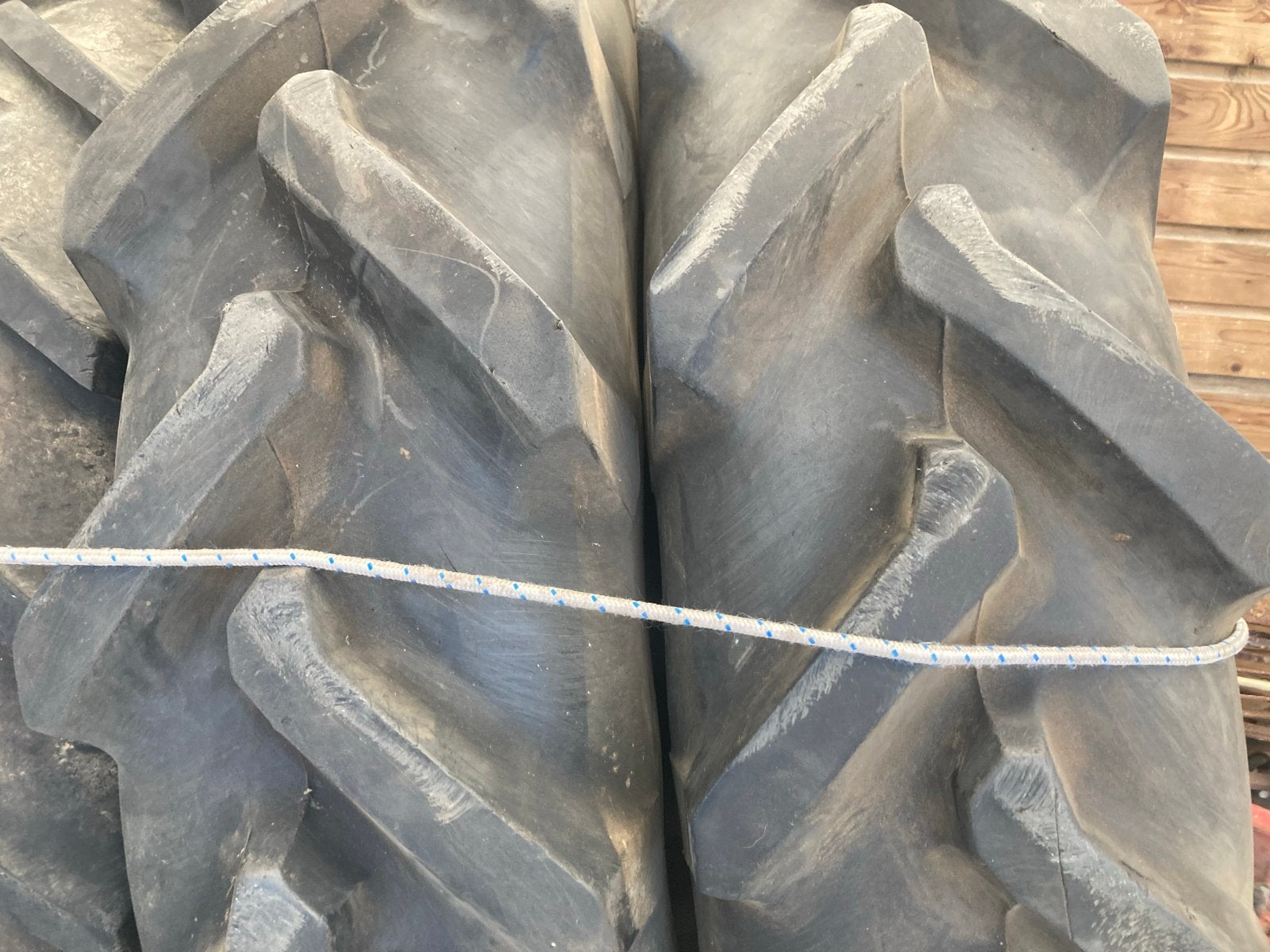 Pirelli 13.6R38 tractorbanden, Zakelijke goederen, Agrarisch | Onderdelen | Banden, Velgen en Assen, Ophalen