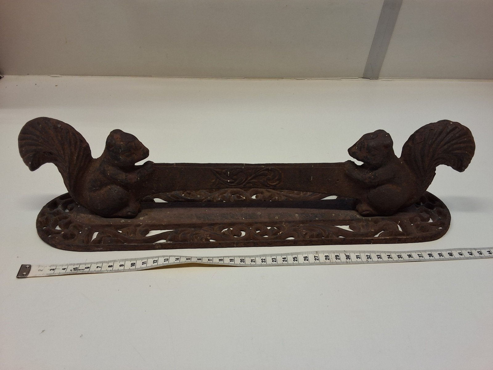Vintage Franse gietijzeren eekhoorn laarzenkrabber, Antiek en Kunst, Antiek | Woonaccessoires, Ophalen of Verzenden