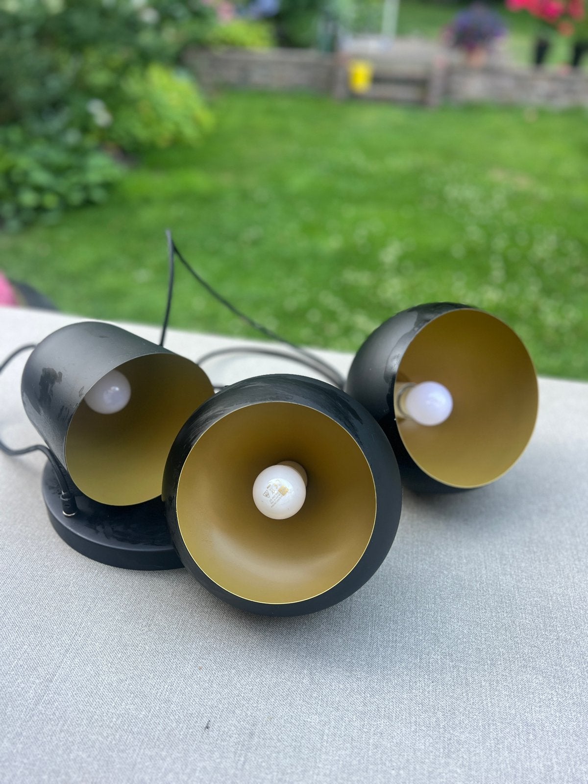 Zwarte hanglamp, okergeel van binnen, Ophalen, Zo goed als nieuw