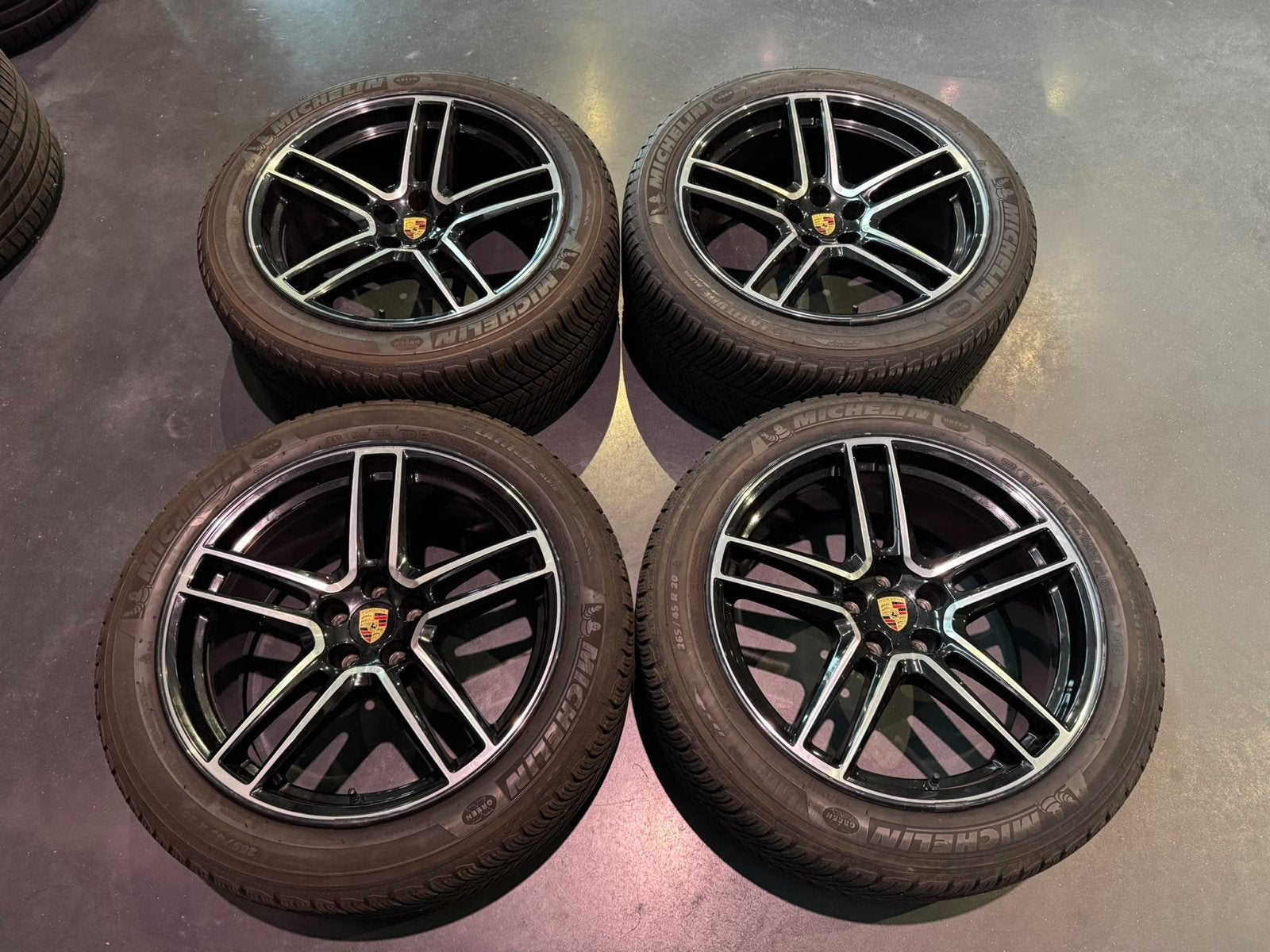 Originele Porsche Macan set met Michelin winterbanden 20”!!, Ophalen, Gebruikt, 295 mm, Info@asnv.nl