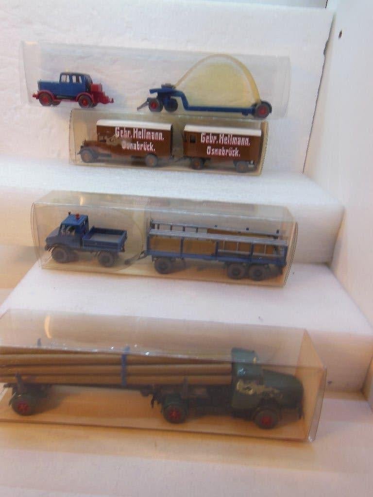 WIKING  4 x TRUCKS  van  60/70 jaren  - 1:87 - Klassiekers, Hobby en Vrije tijd, Ophalen of Verzenden, Zo goed als nieuw, Bus of Vrachtwagen