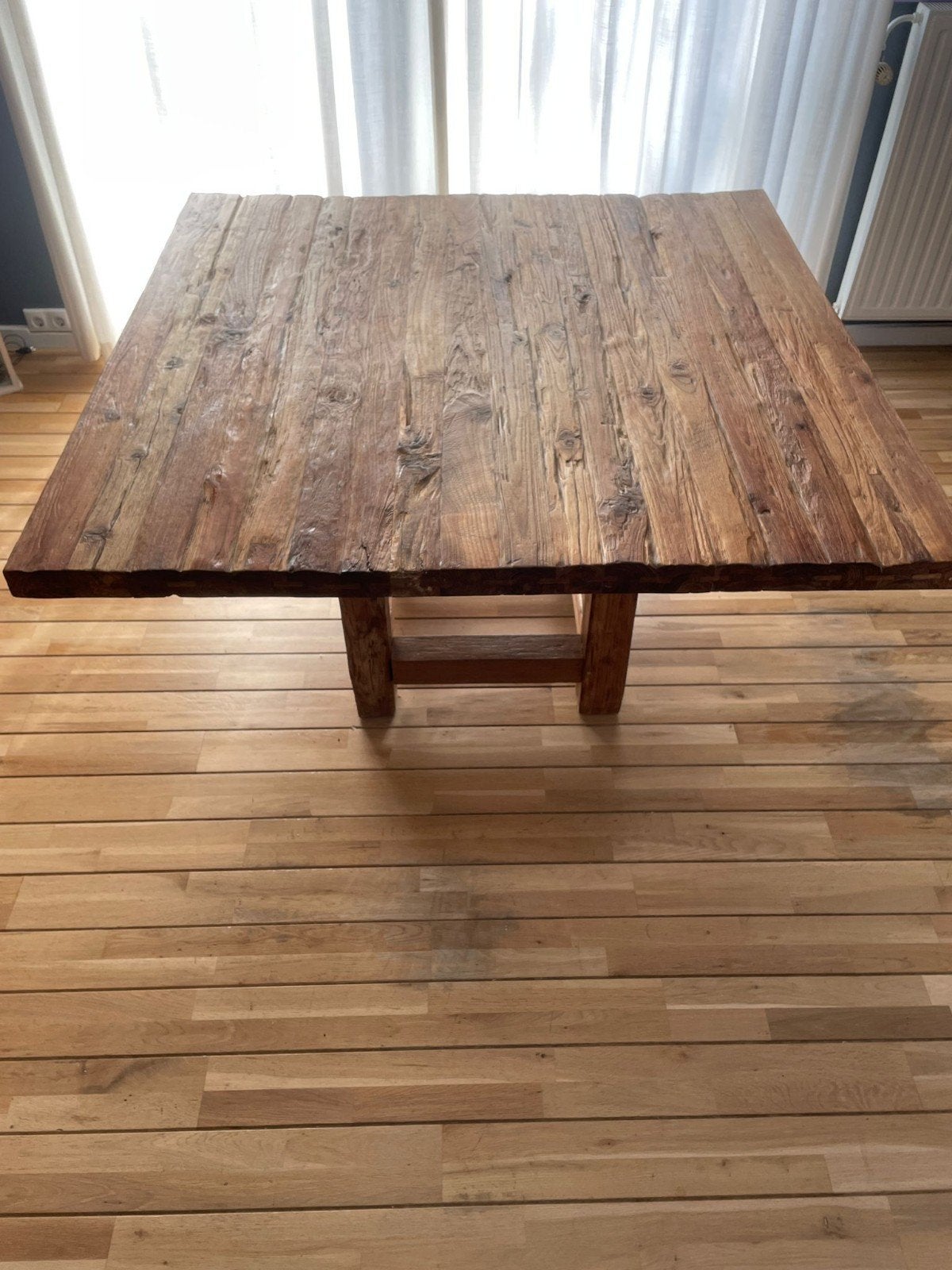 Stoere Teakhouten eettafel 140cm x 140cm te koop!, Huis en Inrichting, Tafels | Eettafels, Ophalen, Zo goed als nieuw, Vijf personen of meer