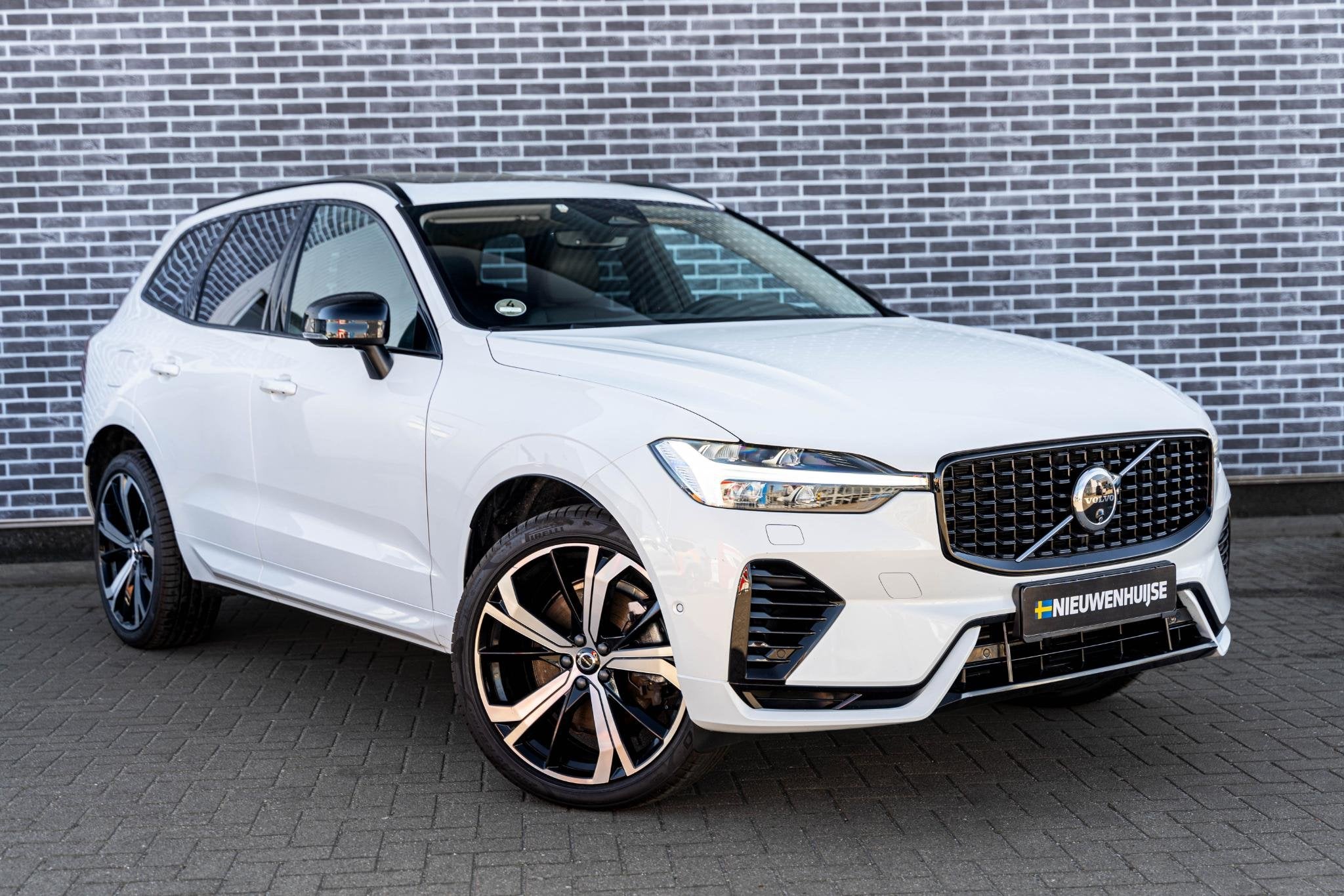Volvo XC60 2.0 T6 Plug-in Hybrid AWD Plus Dark | Google | Lo, Gebruikt, Euro 6, 4 cilinders, 180 min