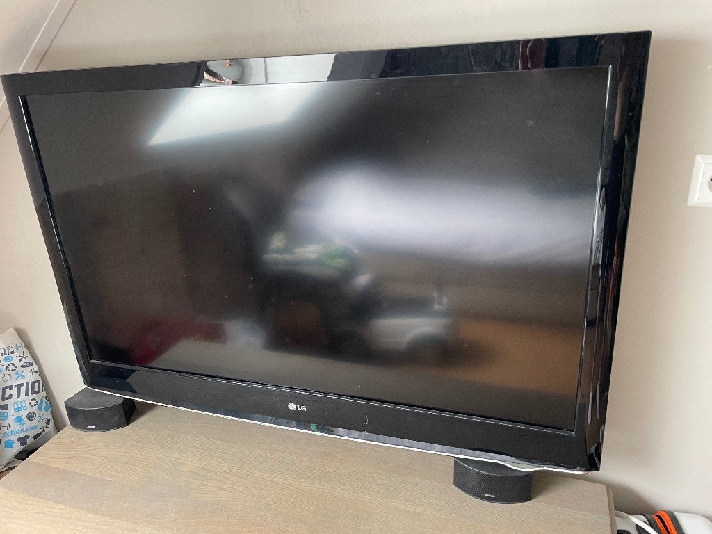 LG TV 47 inch, met muurbeugel (Vogel), Ophalen, Gebruikt, LCD, 100 Hz
