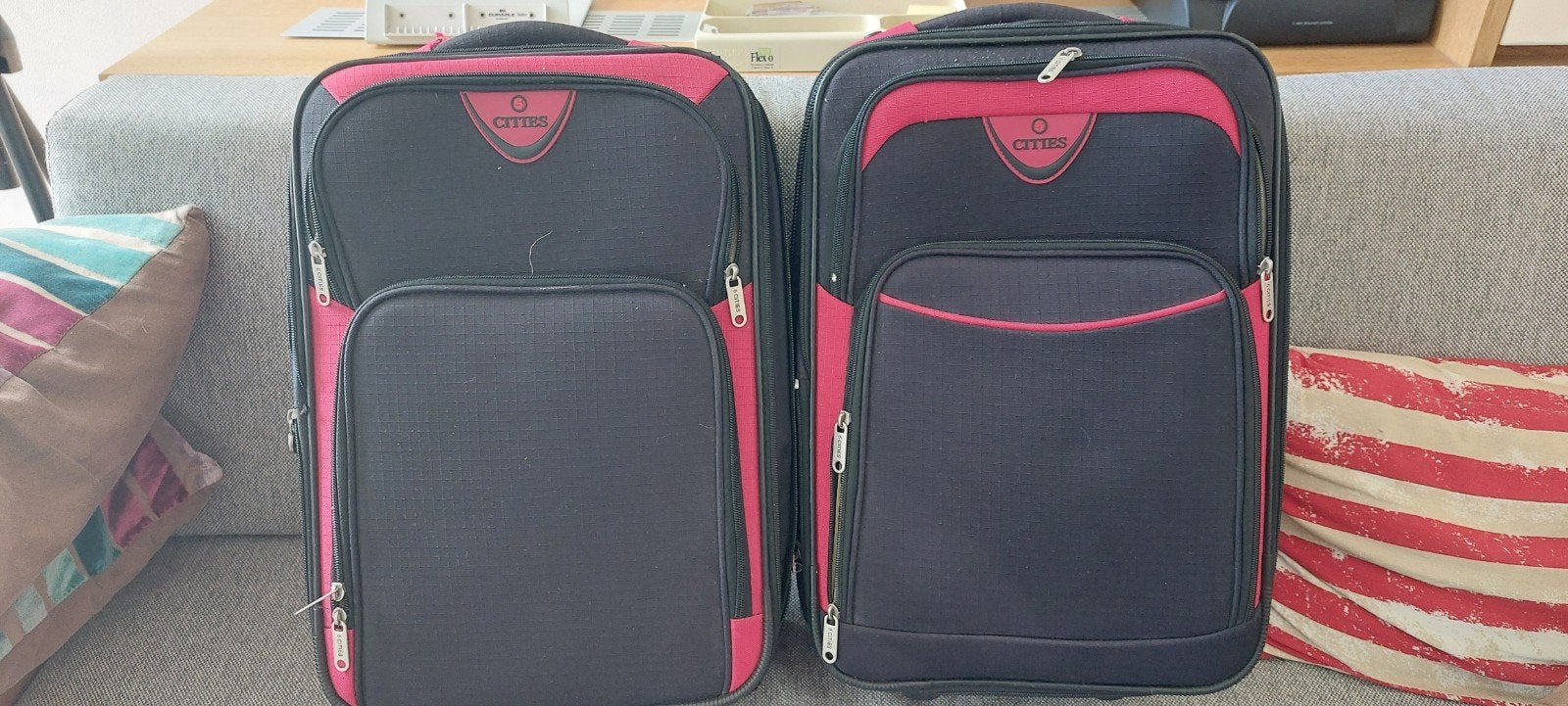 Twee identieke handbagage koffers - ideaal voor korte trips, Wieltjes, Gebruikt, 50 tot 60 cm, Ophalen of Verzenden