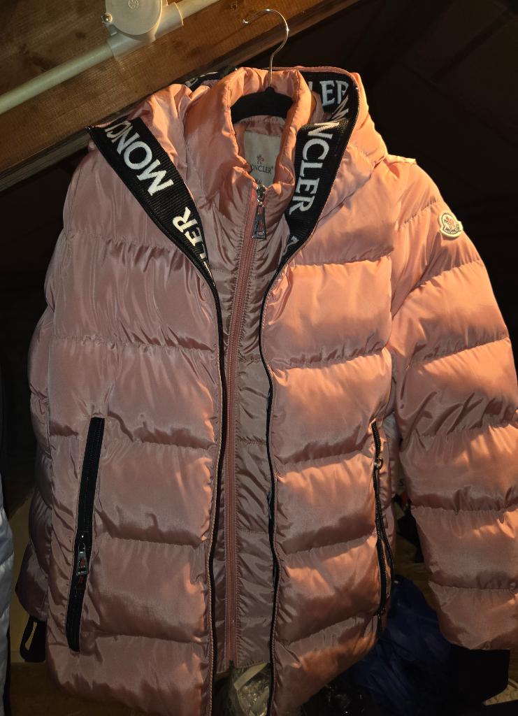 Moncler donsjack, Kleding | Dames, Jassen | Winter, Moncler, Maat 46/48 (XL) of groter, Ophalen of Verzenden, Zo goed als nieuw