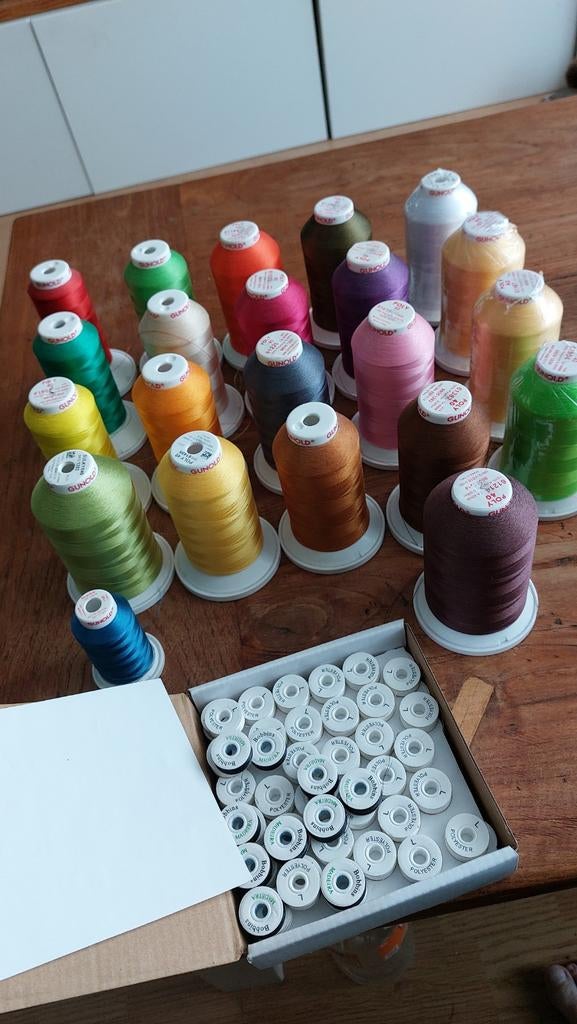 Gunold borduurgaren klossen, Hobby en Vrije tijd, Borduren en Borduurmachines, Ophalen of Verzenden, Borduurgaren of Zijde