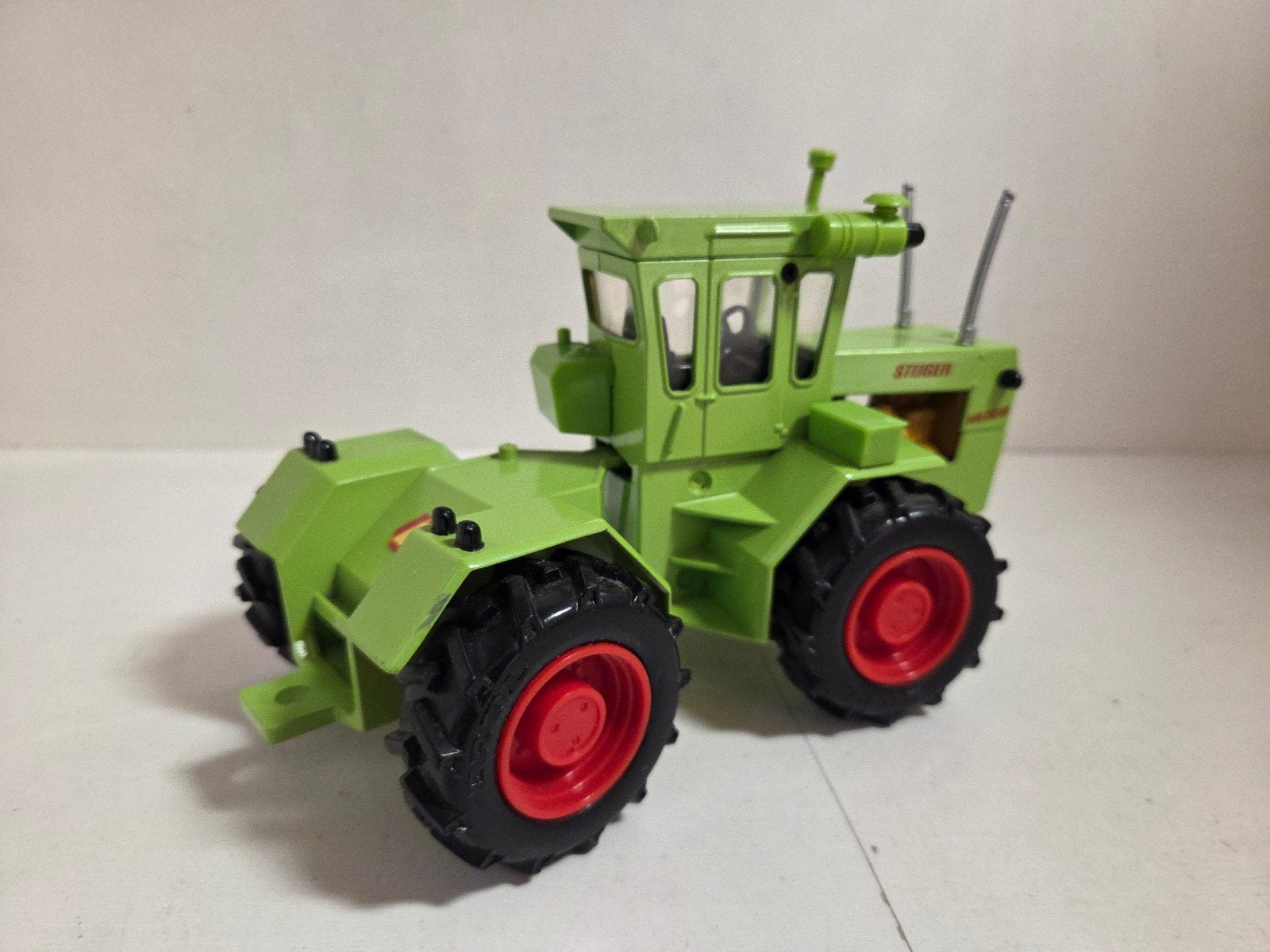 Ertl Steiger Wildcat  1:32, Hobby en Vrije tijd, ERTL, ., Tractor of Landbouw, Ophalen of Verzenden