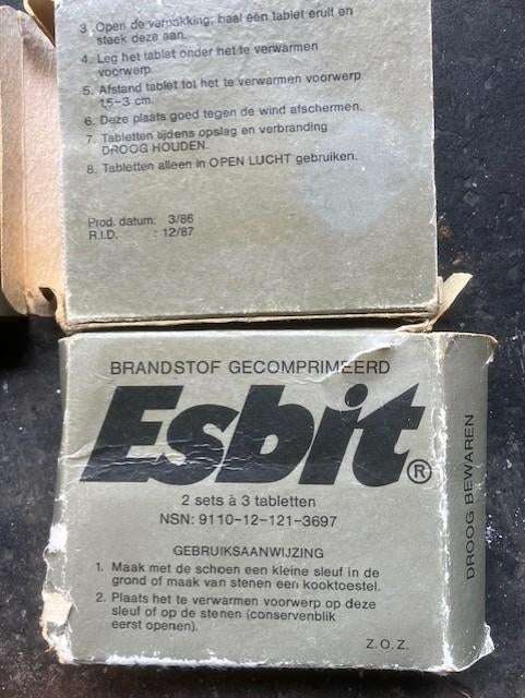Originele Esbit aanmaakblokjes koken te velde ex NL leger, Verzamelen, Ophalen of Verzenden, Landmacht, Nederland, Overige typen