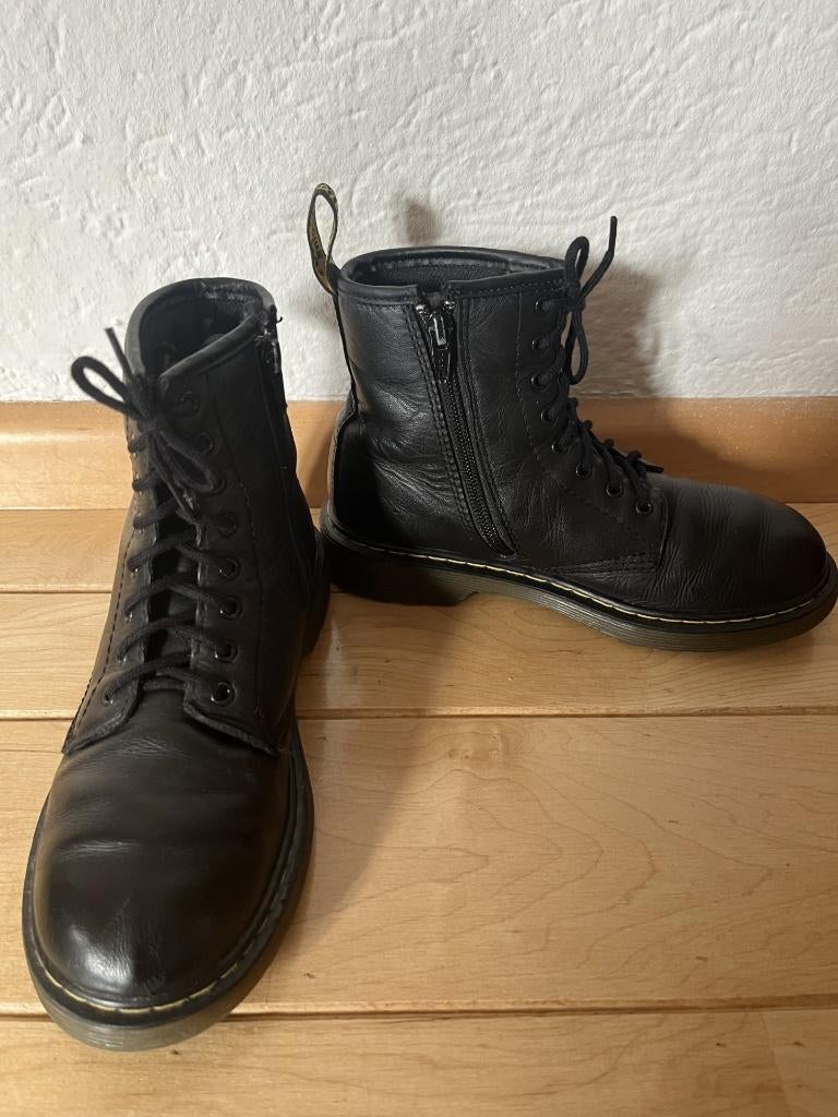 Dr. Martens veterschoenen maat 34 Delaney zwart unisex kind, Kinderen en Baby's, Kinderkleding | Schoenen en Sokken, Gebruikt