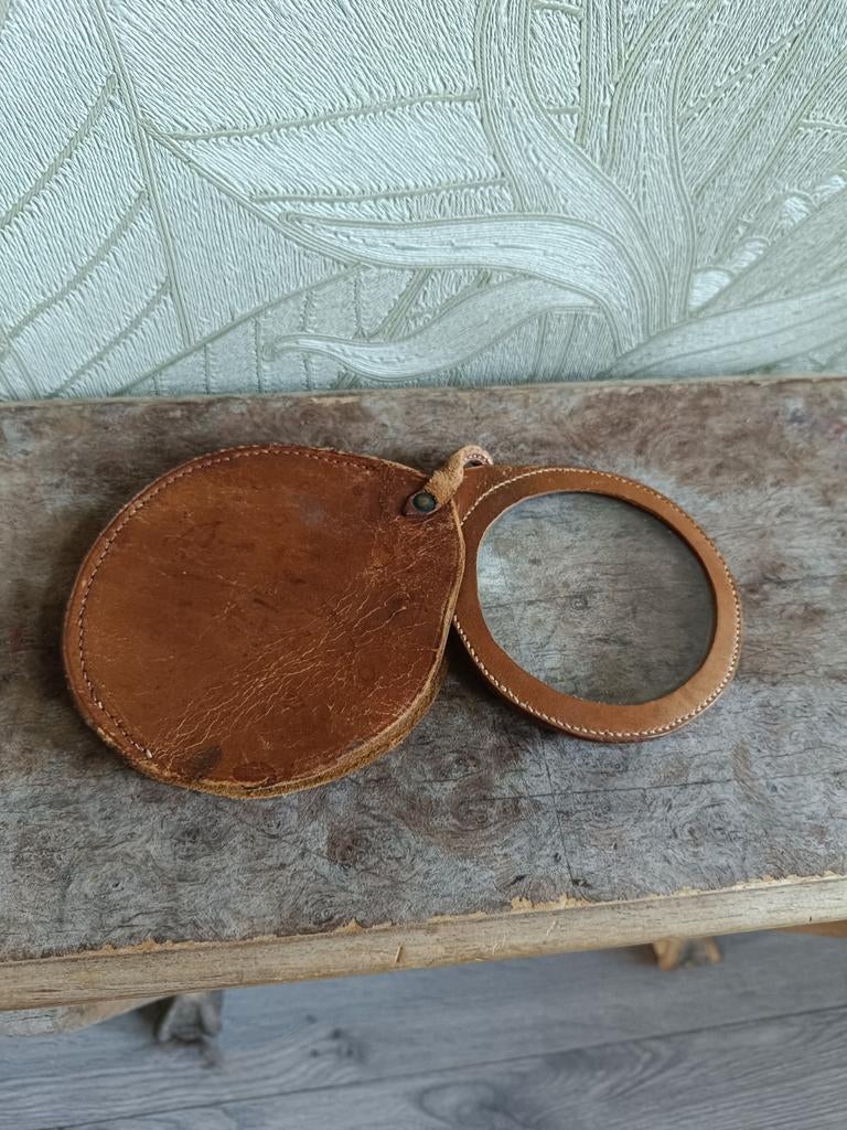 Vintage vergrootglas in lederen etui, Ophalen of Verzenden, Vergrootglas of Loep