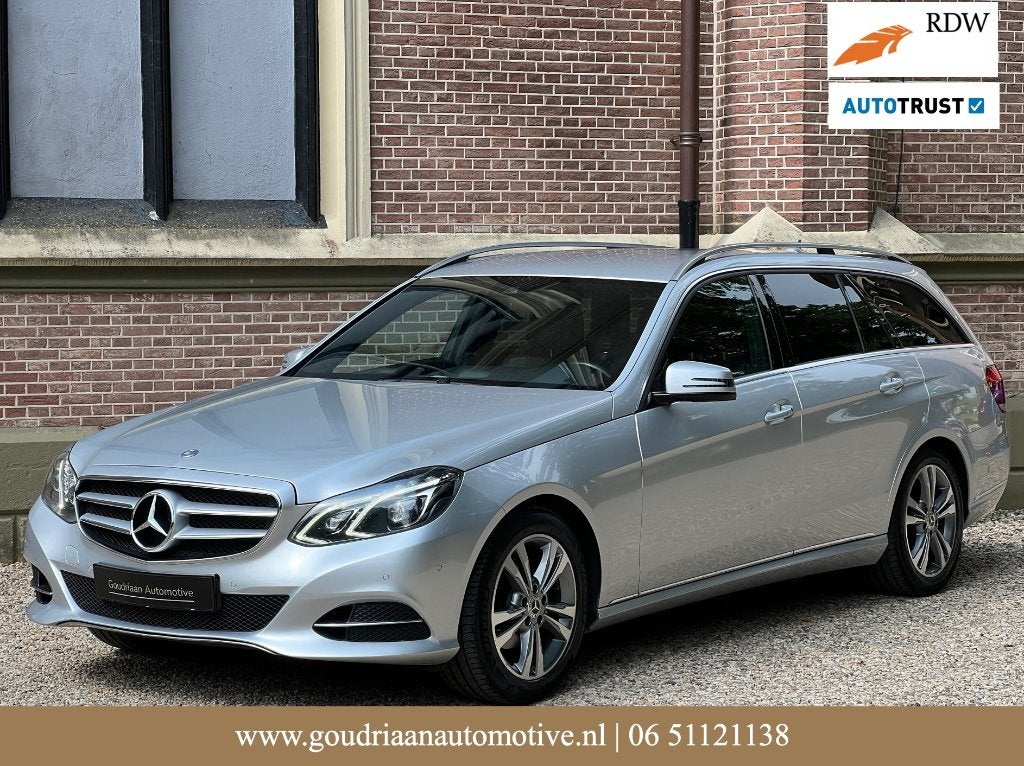 Mercedes-Benz E-Klasse E200 Avantgarde | Trekhaak | LED, Automaat, Achterwielaandrijving, Zwart, 4 cilinders