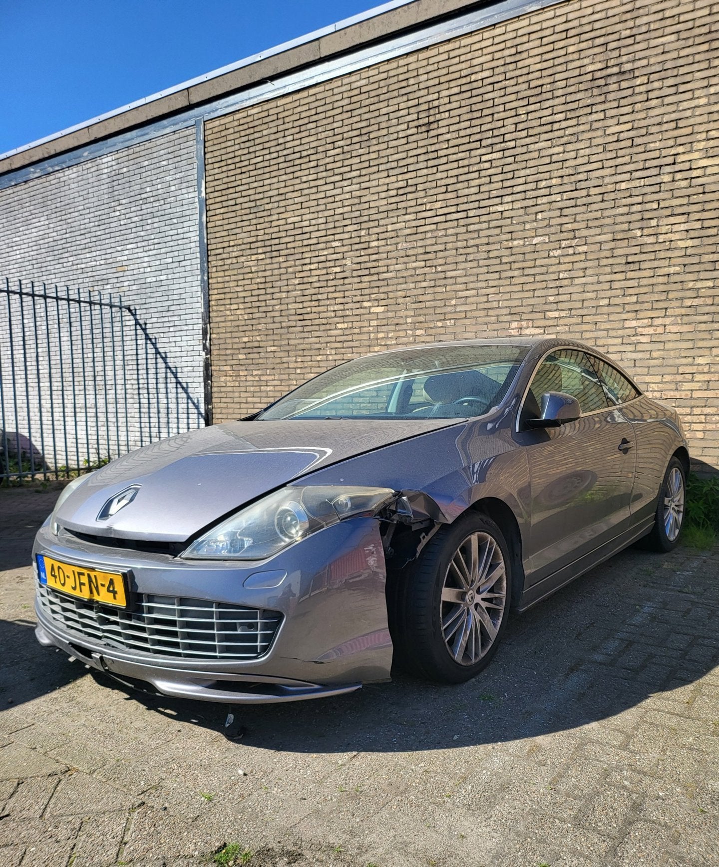 Renault Laguna Coupé 3.5 V6 Initiale schade Handel/Export, Gebruikt, Beige, 4 stoelen, Bedrijf