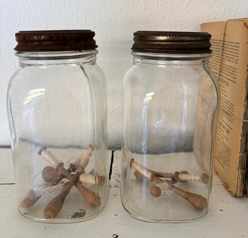 2 glazen potten inclusief 8 kantklosjes, Antiek en Kunst, Curiosa en Brocante, Ophalen of Verzenden