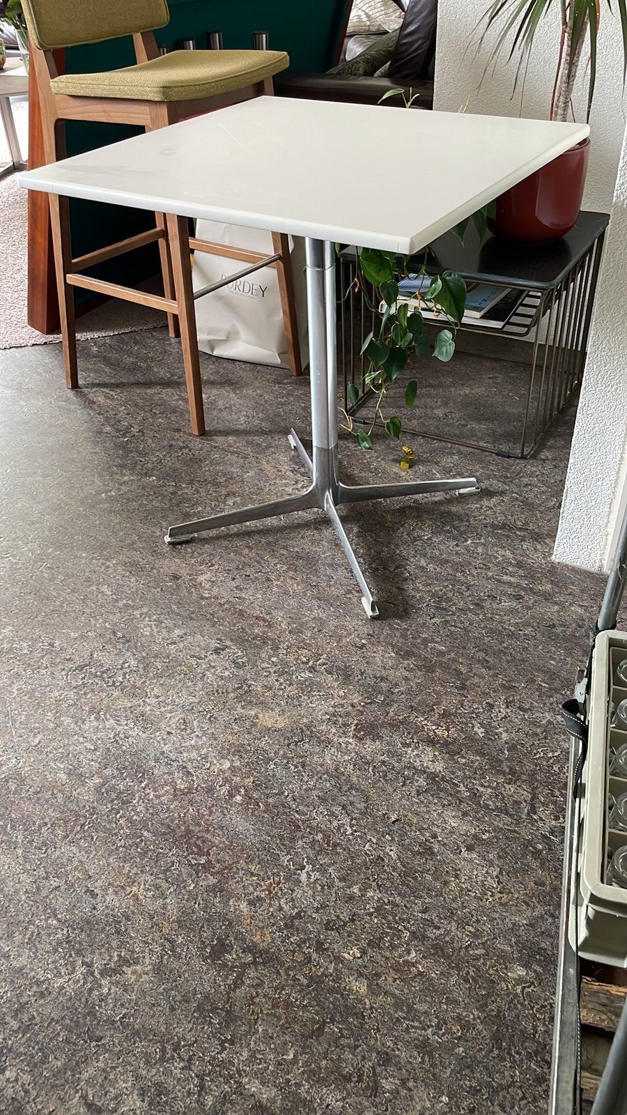 Vierkant horeca bijzet tafel, Ophalen, Zo goed als nieuw