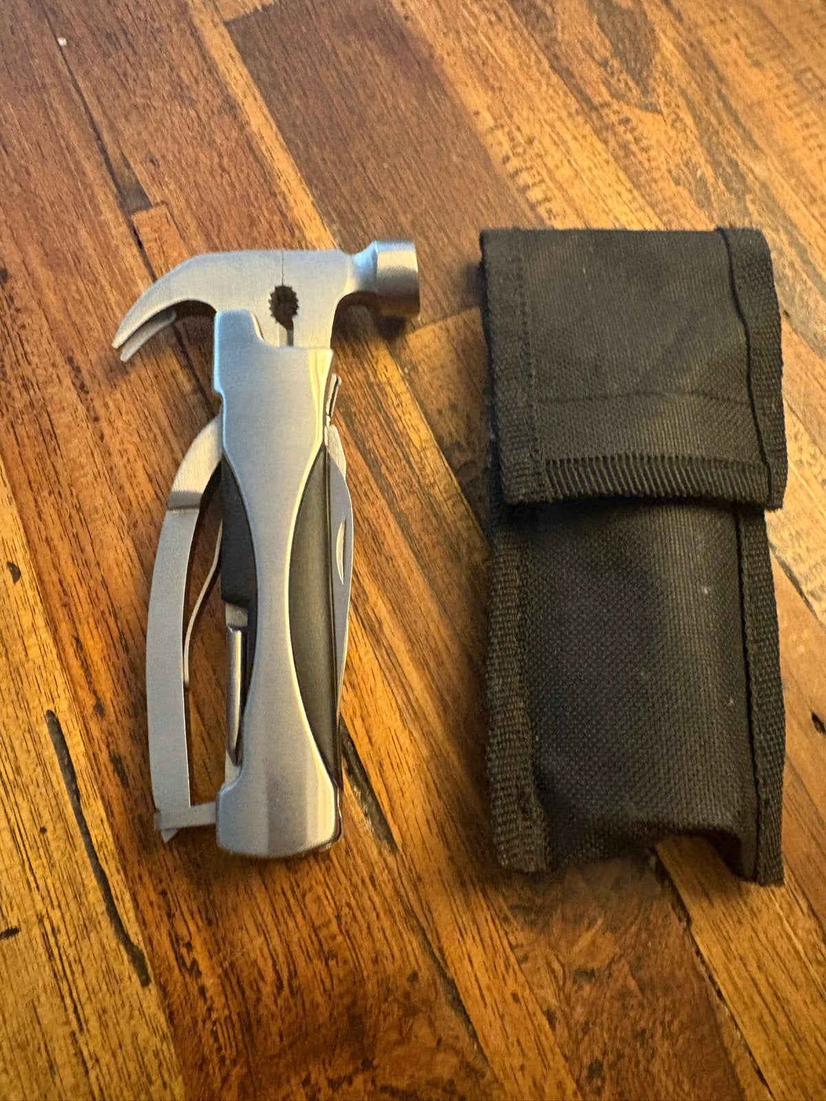 Multitool met hamer, mes en meer - Handig en compact, Multitool, Overige merken, Thrifter, Ophalen of Verzenden