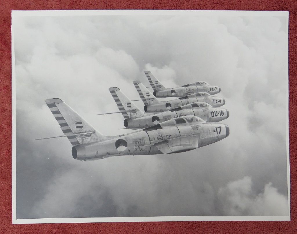 Koninklijke luchtmacht. F-84, Ophalen of Verzenden, Zo goed als nieuw, Kaart, Foto of Prent