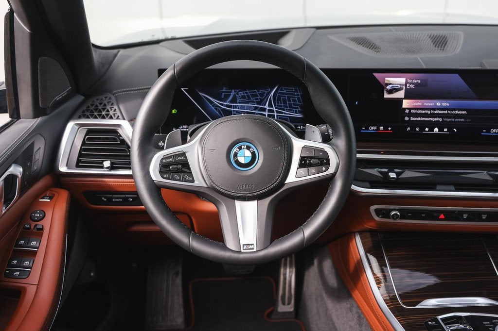 BMW X5 xDrive50e M Sport Automaat / Trekhaak / Panoramadak /, Auto's, Gebruikt, 2395 kg, Met garantie (alle), 489 pk