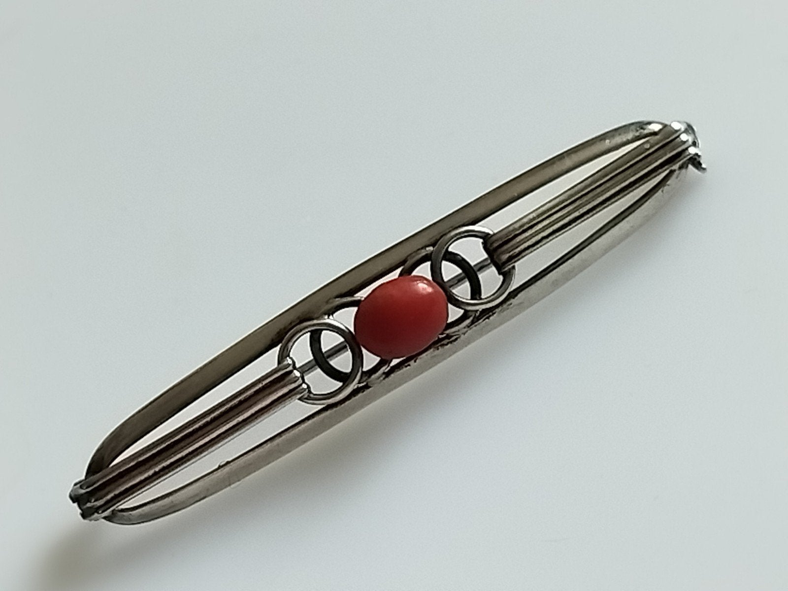 Prachtige Amsterdamse School art deco broche met Bloedkoraal, Sieraden, Tassen en Uiterlijk, Antieke sieraden, Verzenden, Zilver