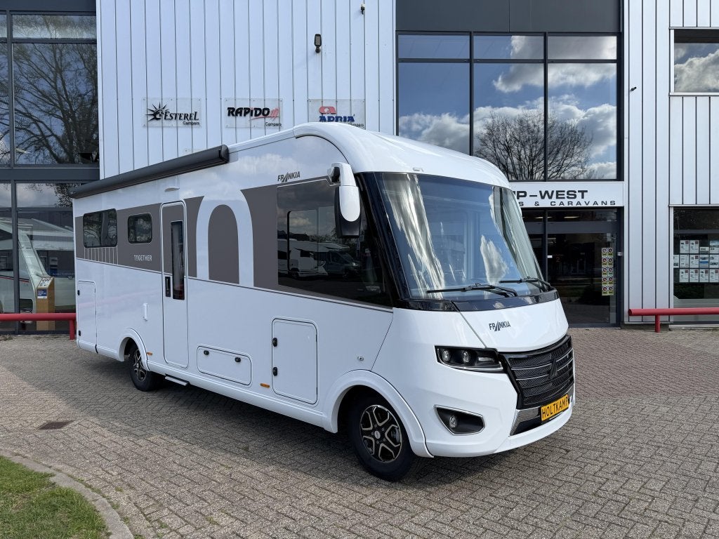 Frankia F-Line 740 PLUS Rondzit Lengtebed Airco, Caravans en Kamperen, Campers, Overige merken, Fiat, Vloeistofverwarming, 7 tot 8 meter