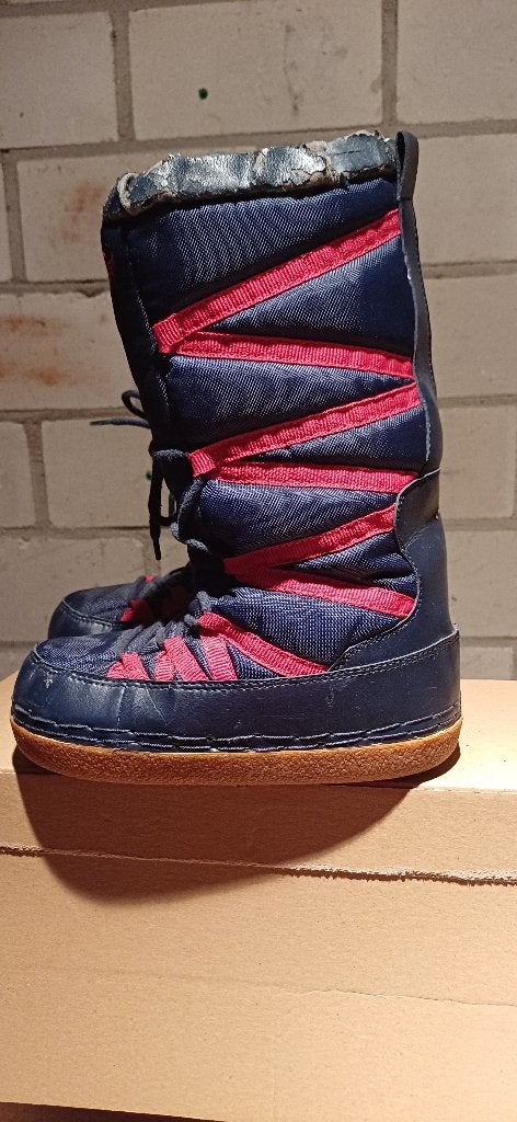 SNOWBOOTS, Kinderen en Baby's, Kinderkleding | Schoenen en Sokken, Ophalen, Gebruikt, Jongen of Meisje, Laarzen