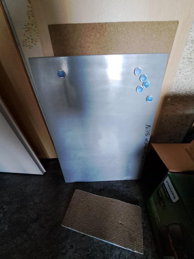 2 memoborden, Ophalen, Zo goed als nieuw, Magneetbord