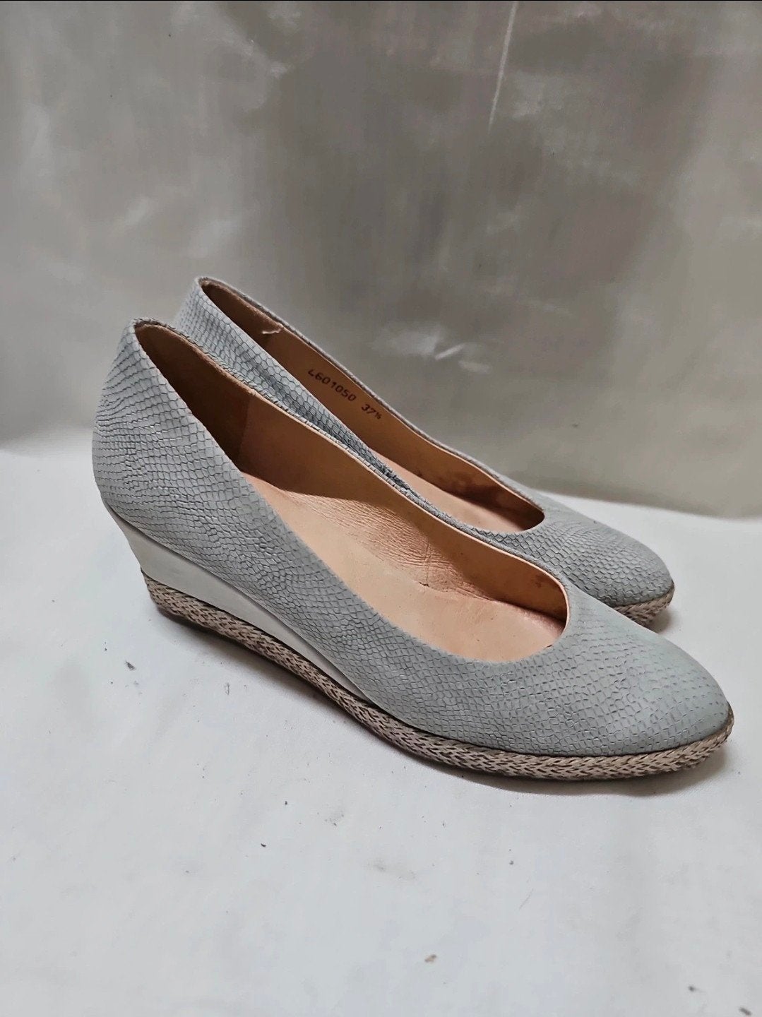 Via Vai pumps met reptielprint en sleehak - Maat 37, Kleding | Dames, Schoenen, Ophalen of Verzenden, Zo goed als nieuw, Grijs