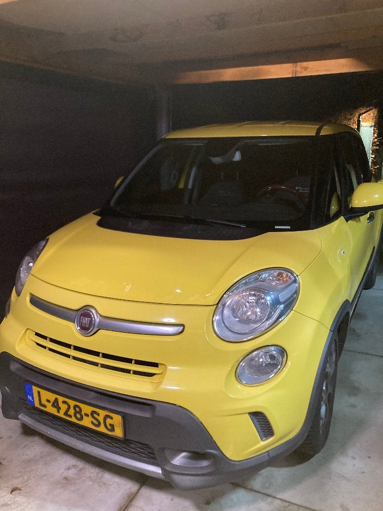 Fiat 500L Trekking automaat 2014 Geel, Auto's, Euro 5, 4 cilinders, Leder en Stof, Bruin