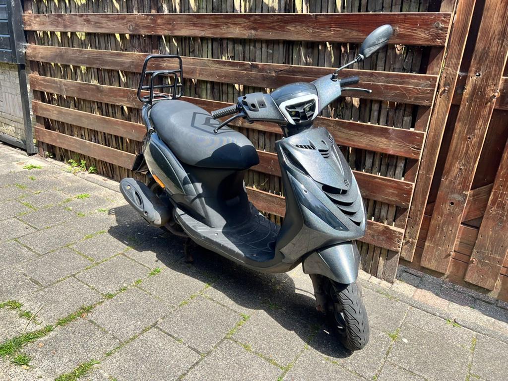 Piaggio Zip SP Custom 4T - 45km scooter, Ophalen, Gebruikt, Maximaal 45 km/u, Zip