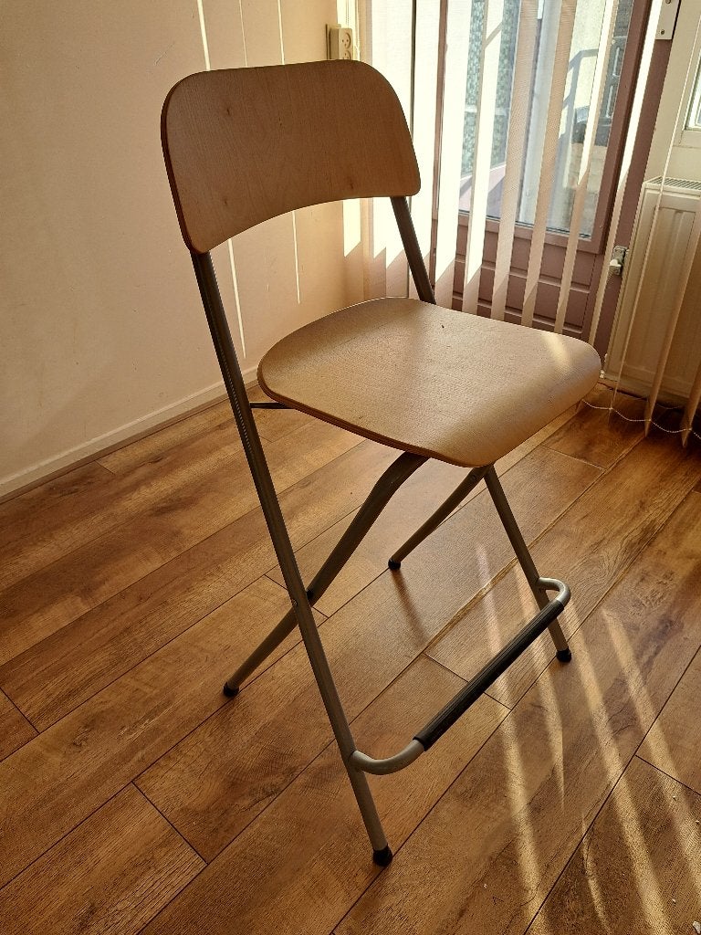 4 stuks Ikea opklapbare barkruk, Ophalen, 60 tot 90 cm, Zo goed als nieuw, 1 kruk