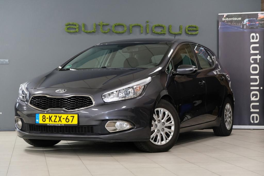 Kia Cee'd 1.6 GDI Business Pack Navi/camera/clima/cruise/6-b, Voorwielaandrijving, Euro 5, Gebruikt, 4 cilinders