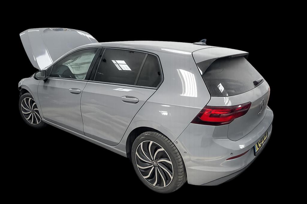 VW Golf 8 1.0 etsi  (ONDERDELEN), Ophalen of Verzenden, Voor, Volkswagen, Bumper