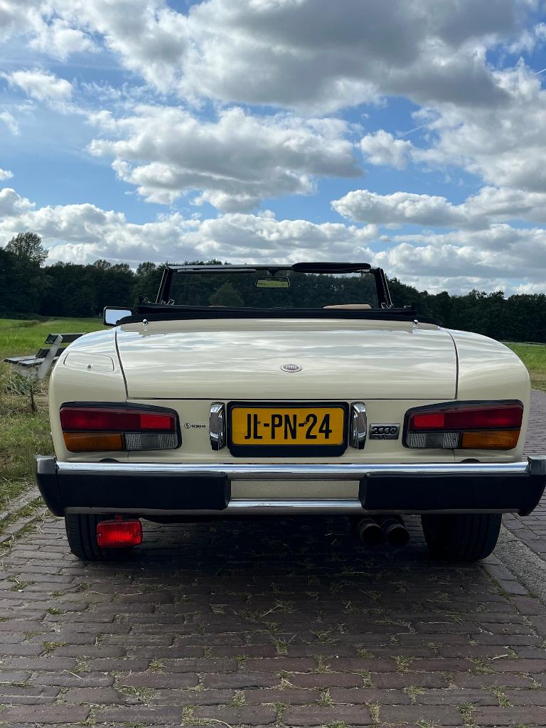 Fiat 124 2.0 Spider I USA 1980 ivoor wit, Achterwielaandrijving, 1995 cc, Beige, 4 cilinders