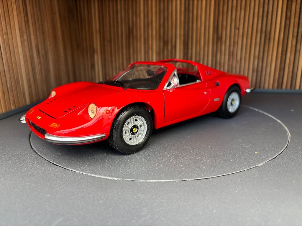 Ferrari 246 GTS Dino 1:18 Hot Wheels OVP MJ, Hobby en Vrije tijd, Modelauto's | 1:18, Ophalen of Verzenden, Zo goed als nieuw
