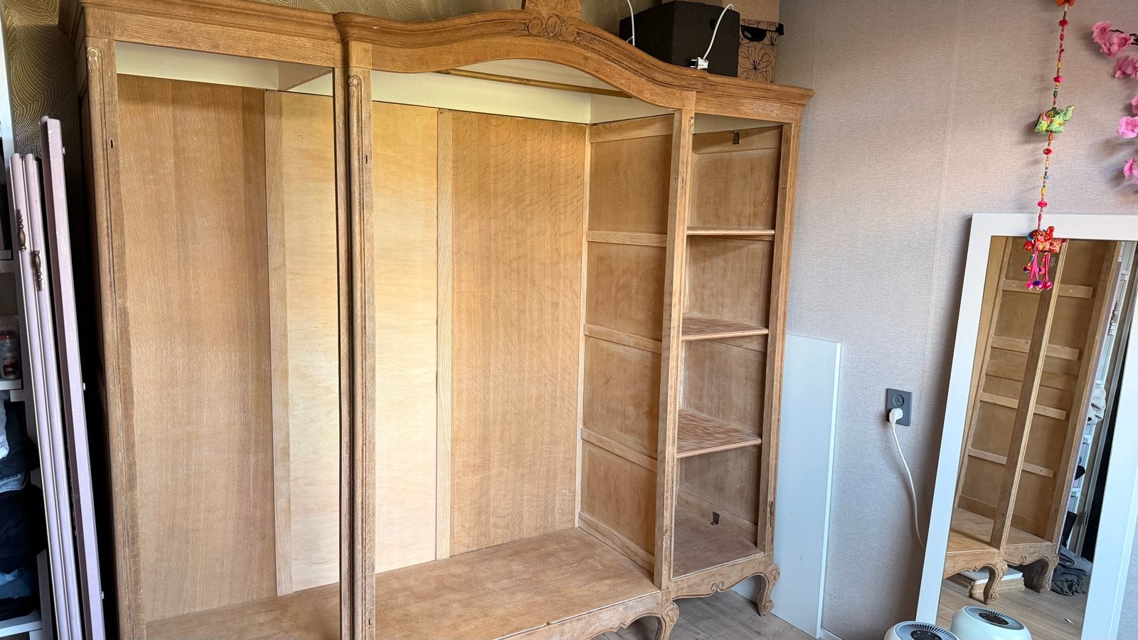 Oude antieke houten kast, Ophalen, Gebruikt, 200 cm of meer, Met deur(en)