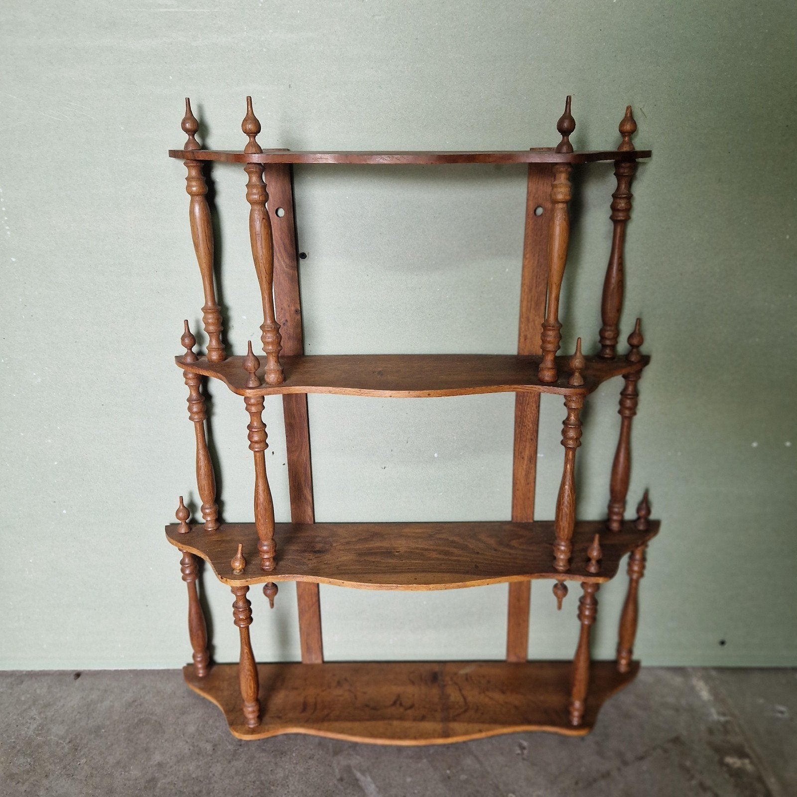 Antieke houten wandkastje wandrek servieskastje / muurkastje, Antiek en Kunst, Ophalen of Verzenden