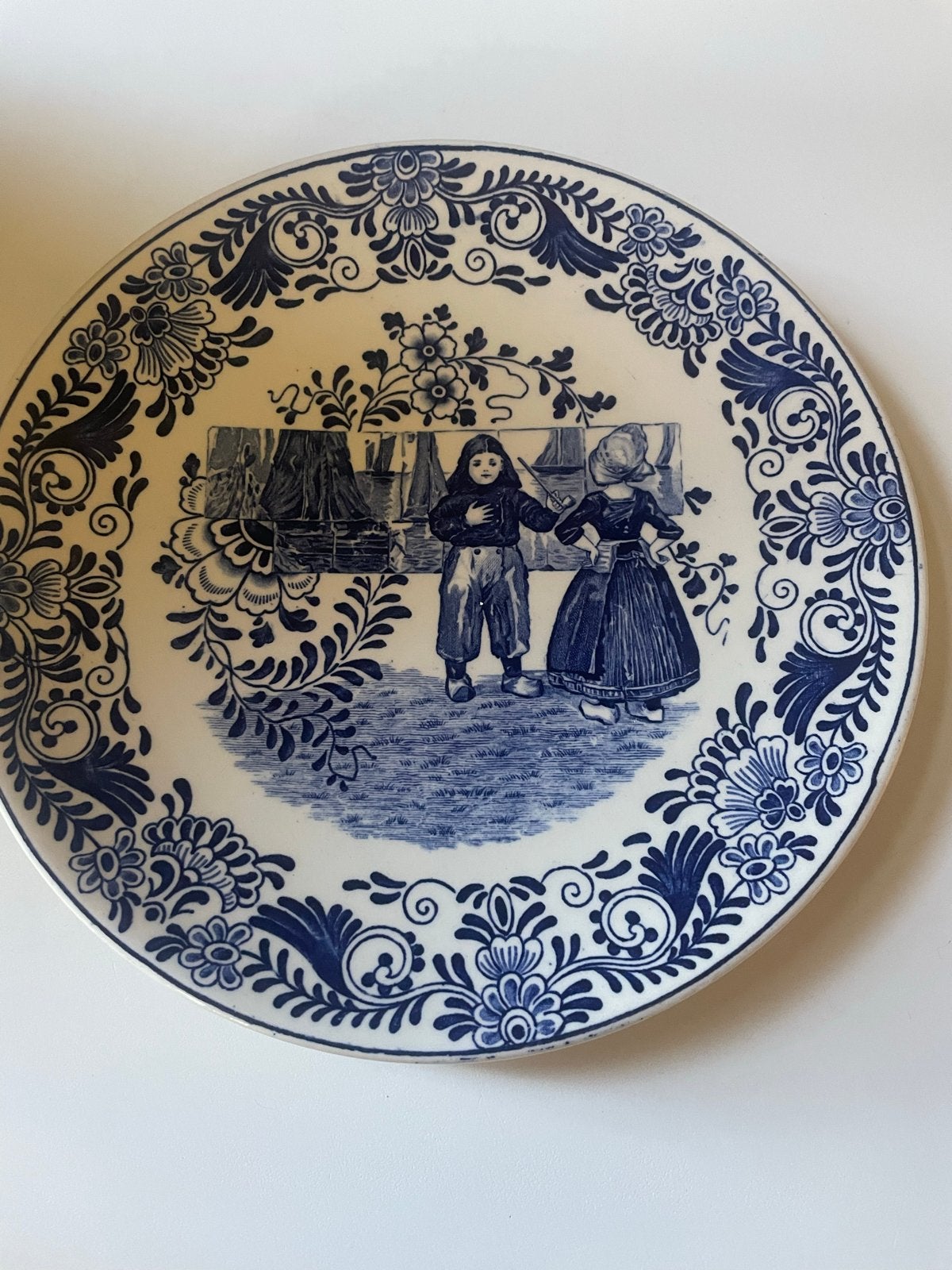 Set van 2 Petrus Regout Maastricht Fantaisie wandborden, Ophalen of Verzenden